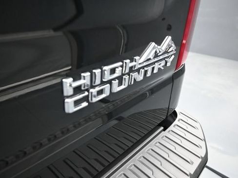 Used 2025 Chevrolet Silverado 1500 High Country AWD/4WD image 11