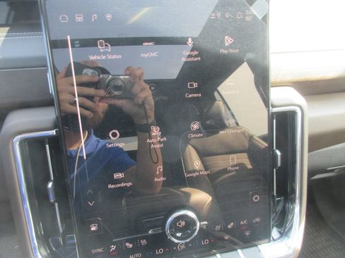 New 2026 GMC Yukon Denali Ultimate AWD/4WD image 19
