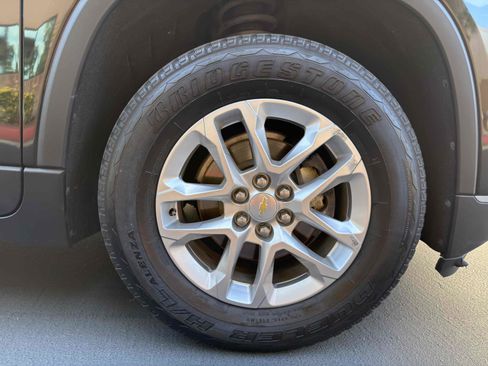 Used 2019 Chevrolet Traverse LT image 19