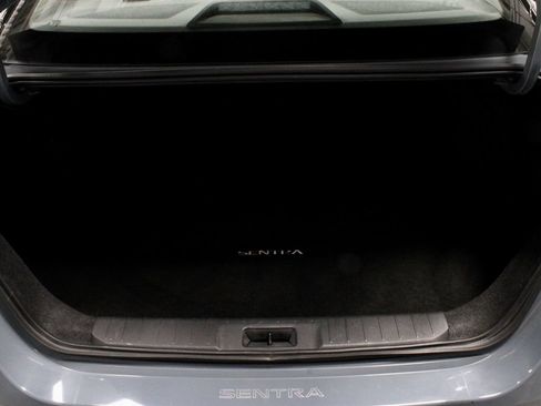 Used 2025 Nissan Sentra SR w/ SR Premium Package FWD image 13