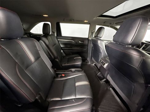 Used 2019 Toyota Highlander SE AWD/4WD image 41