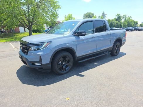 Used 2025 Honda Ridgeline Black Edition image 3