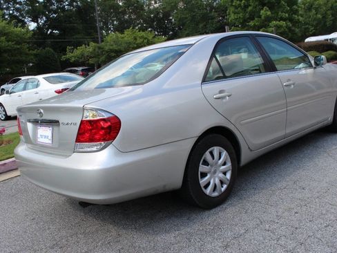 Used 2005 Toyota Camry LE image 17