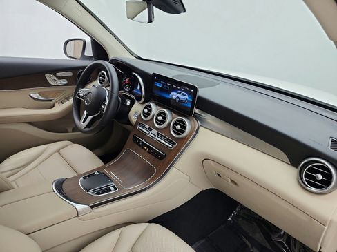 Used 2021 Mercedes-Benz GLC 300 image 18