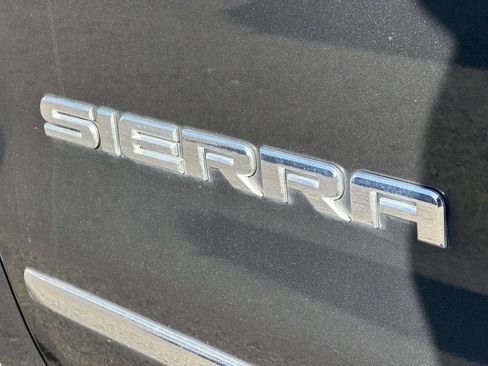 Used 2017 GMC Sierra 1500 SLT image 10