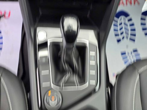 New 2024 Volkswagen Taos SE image 29