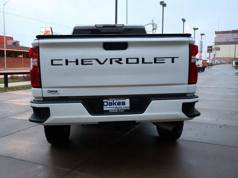 Used 2020 Chevrolet Silverado 2500 LTZ image 6