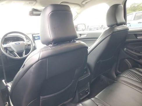 Used 2024 Ford Edge Titanium image 12