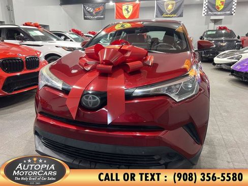 Used 2019 Toyota C-HR LE FWD image 1