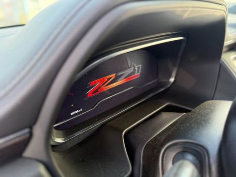 Used 2023 Chevrolet Suburban Z71 w/ Luxury Package AWD/4WD image 35