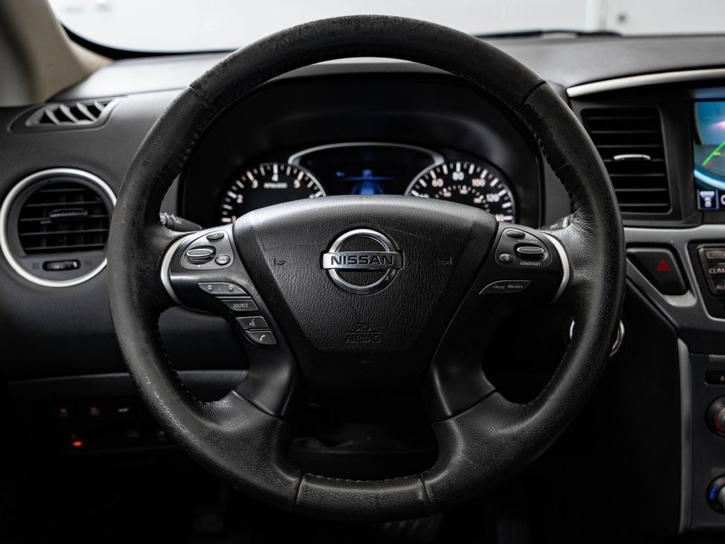 Used 2018 Nissan Pathfinder SL FWD image 38