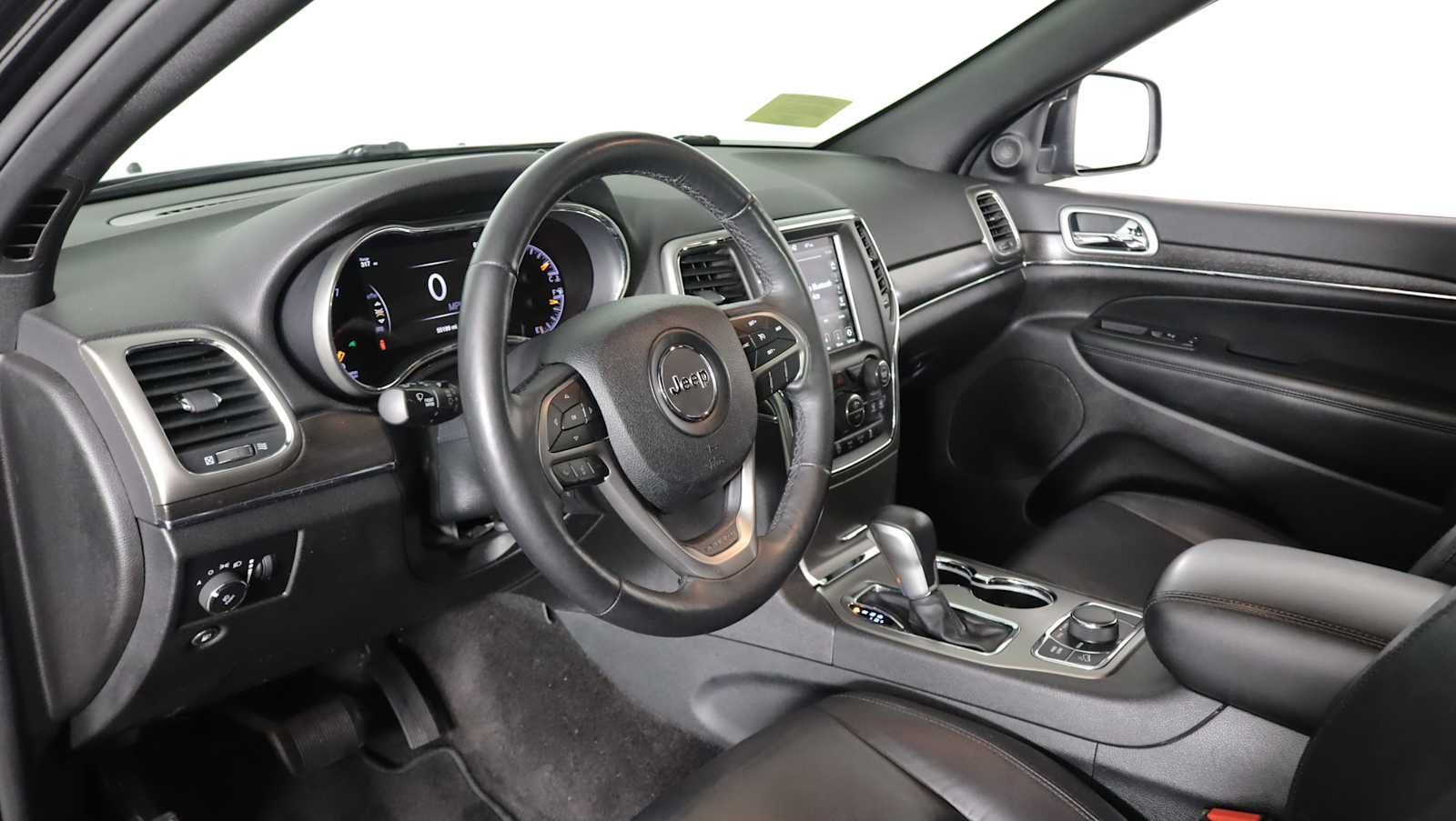 Used 2018 Jeep Grand Cherokee Limited AWD/4WD image 12