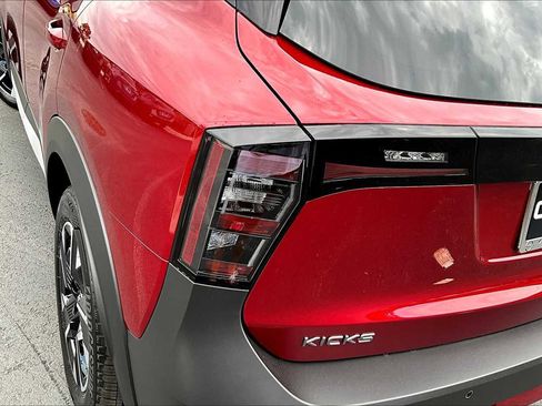New 2025 Nissan Kicks SV w/ SV Premium Package image 14
