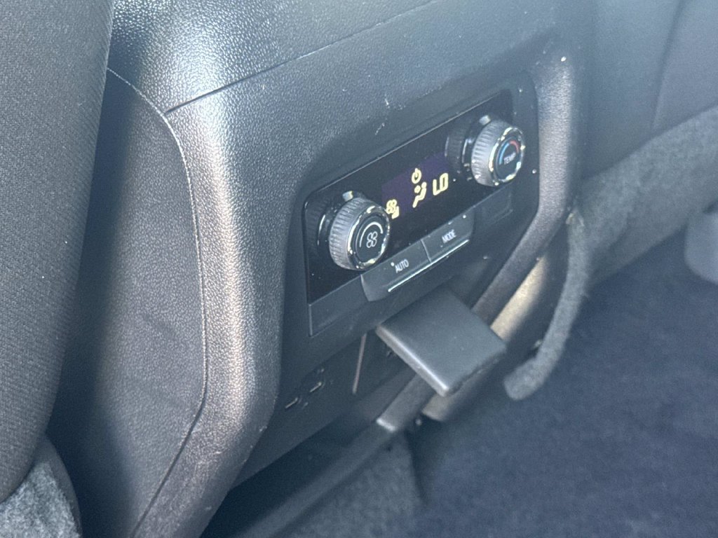 Used 2025 Chevrolet Traverse LT w/ Enhanced Driving Package FWD image 14