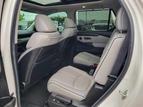 Used 2025 Honda Pilot Elite image 21
