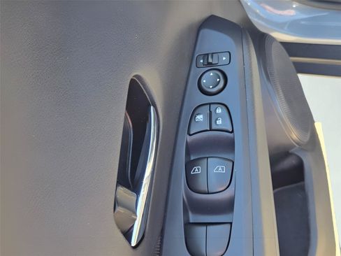 Used 2023 Nissan Kicks SV FWD image 19