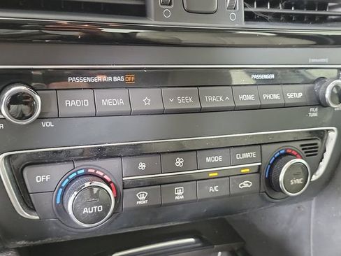 Used 2019 Kia Optima S FWD image 32