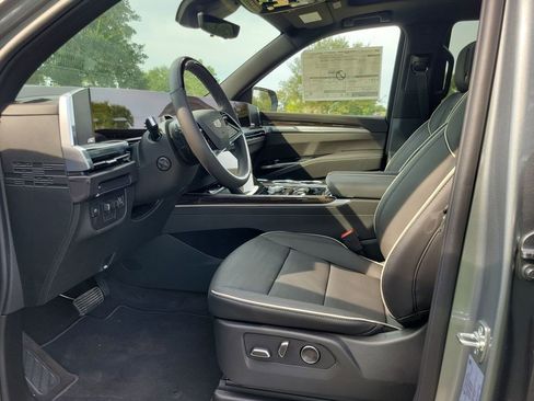 New 2025 Cadillac Escalade Premium Luxury image 30