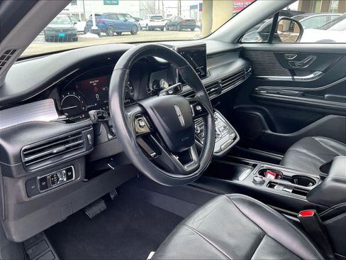Used 2022 Lincoln Corsair AWD w/ Premium Package image 8