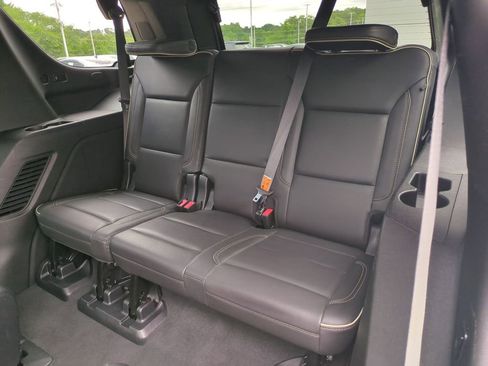 Used 2021 Chevrolet Tahoe Premier w/ Premium Package 2 RWD image 32