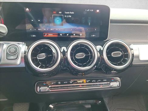 Used 2020 Mercedes-Benz GLB 250 image 21