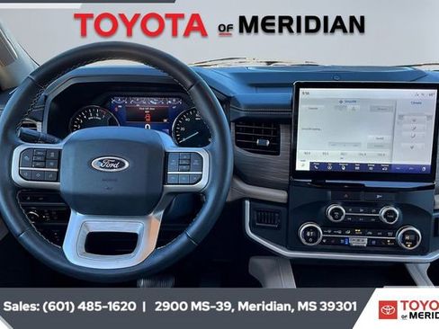 Used 2022 Ford Expedition Limited image 5