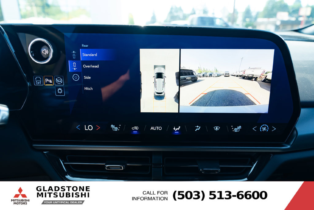 Used 2024 Chevrolet Equinox EV RS FWD image 16