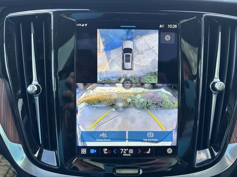 Certified 2024 Volvo V60 B5 Cross Country Plus w/ Protection Package Premier image 25