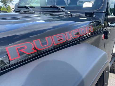 Certified 2025 Jeep Wrangler Rubicon AWD/4WD image 17