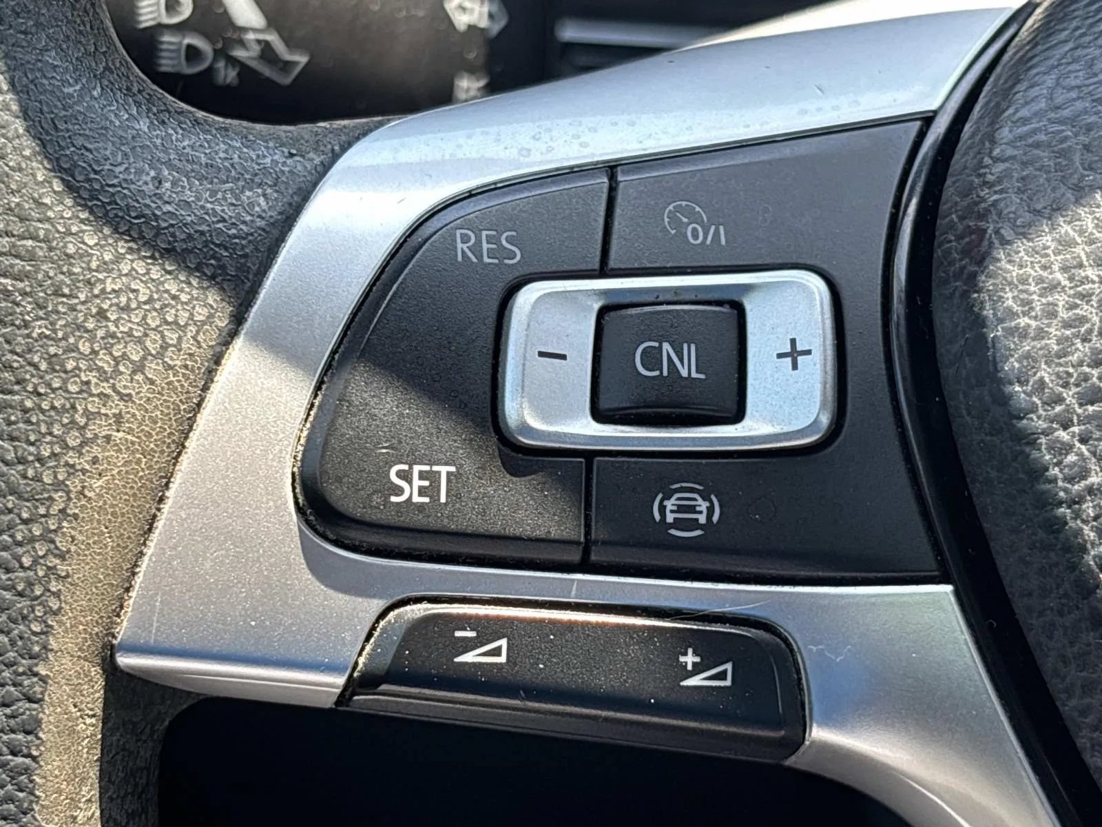 Used 2019 Volkswagen Jetta R-Line FWD image 19