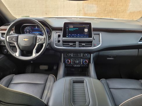 Used 2023 Chevrolet Suburban Premier image 15