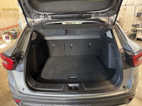 Used 2025 Chevrolet Trax LT image 22