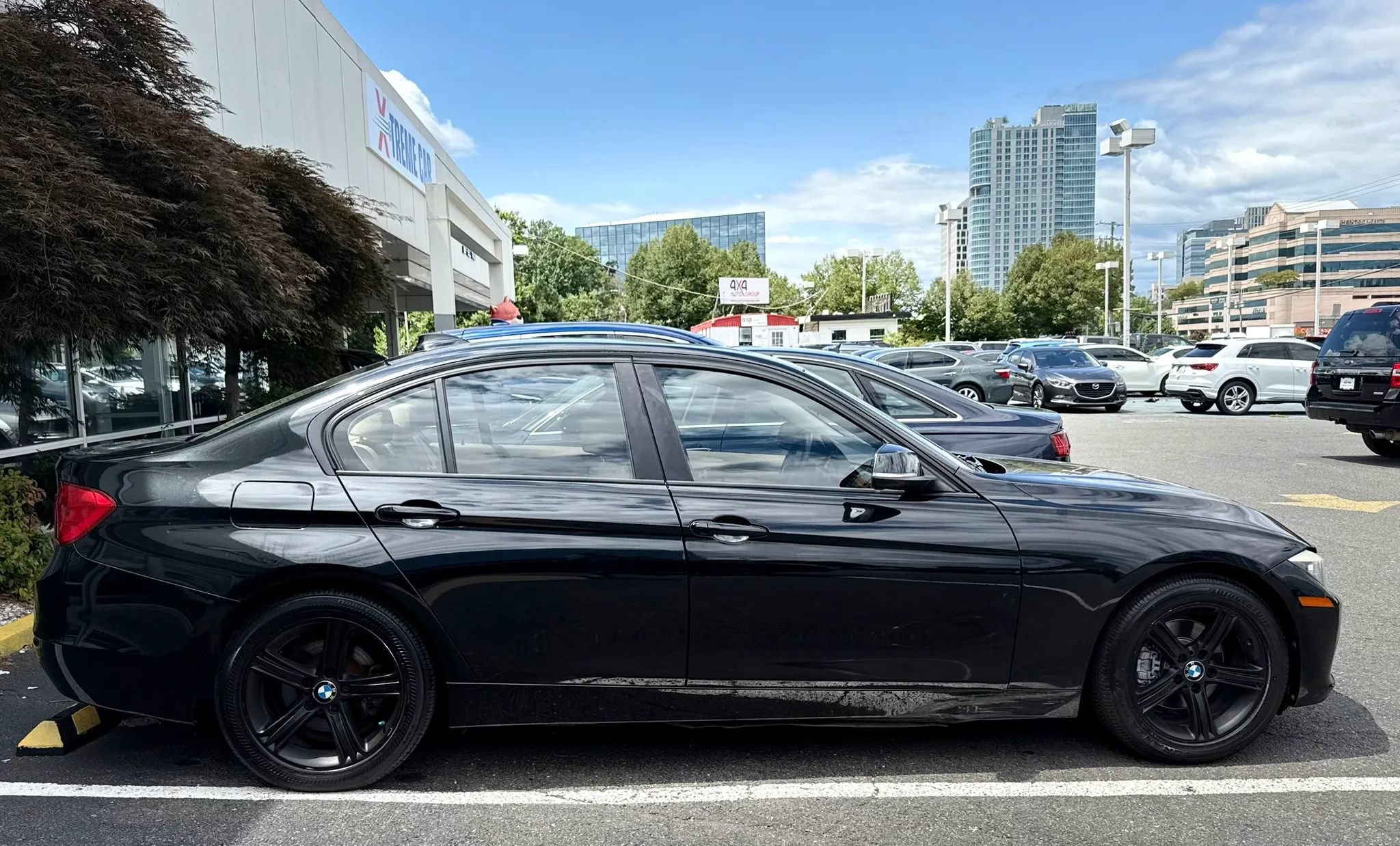 Used 2014 BMW 320i xDrive Sedan AWD/4WD image 8