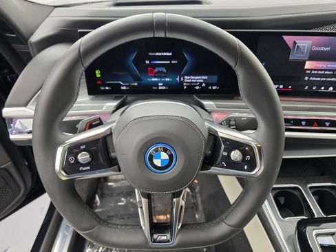 Used 2023 BMW i7 xDrive60 w/ Parking Assistance Package AWD/4WD image 19