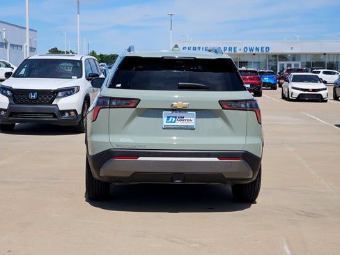 Used 2025 Chevrolet Equinox LT w/ Convenience Package II AWD/4WD image 7