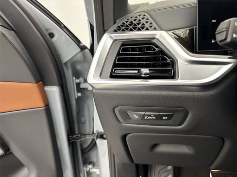 New 2026 BMW X5 xDrive40i w/ M Sport Package image 31
