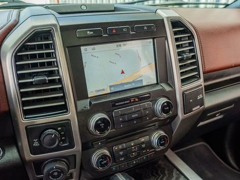 Used 2018 Ford F150 Platinum w/ Equipment Group 701A Luxury image 27