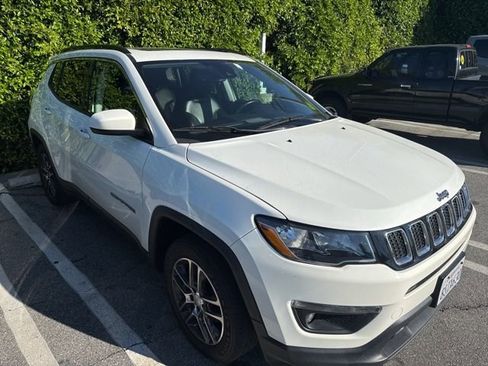 Used 2020 Jeep Compass Latitude image 1