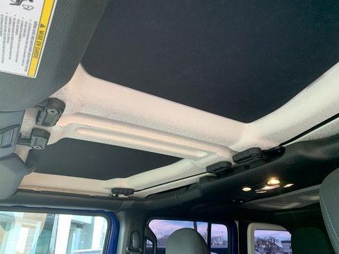 Used 2019 Jeep Wrangler Unlimited Sport S image 23