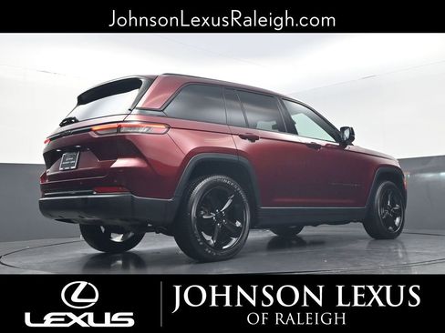 Used 2022 Jeep Grand Cherokee Altitude image 19