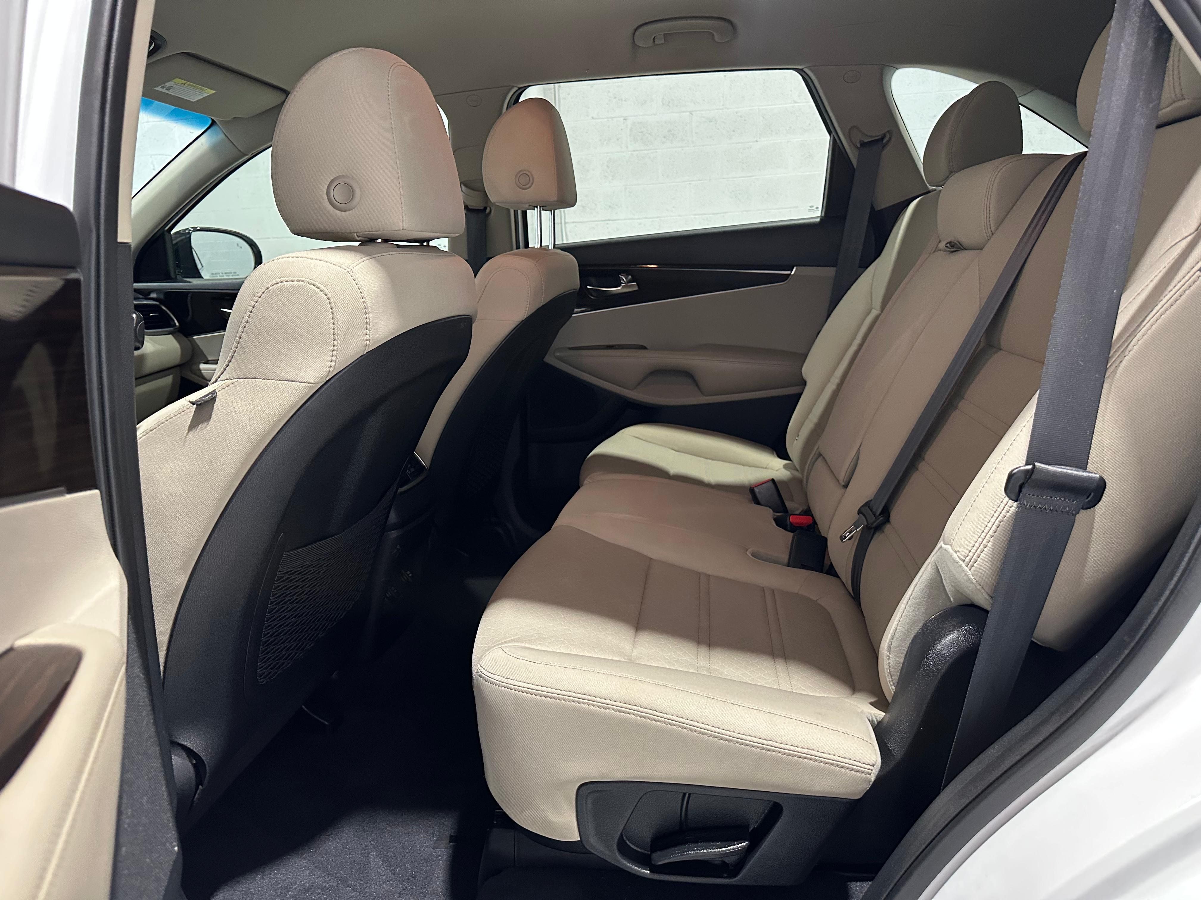 Used 2020 Kia Sorento S FWD image 12