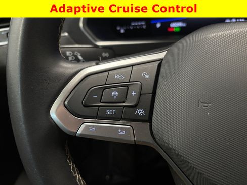Used 2023 Volkswagen Tiguan SE AWD/4WD image 27