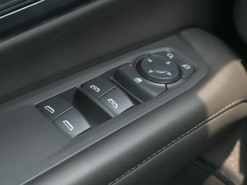 Used 2025 Chevrolet Tahoe LT RWD image 28