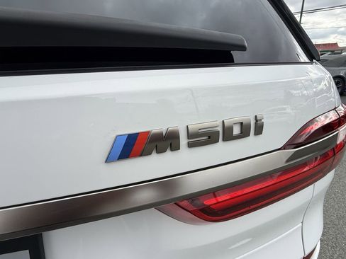Used 2021 BMW X7 M50i image 39