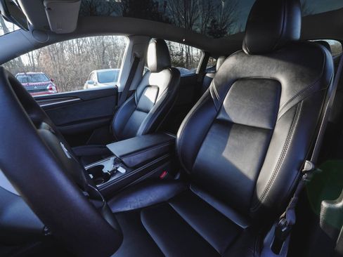 Used 2024 Tesla Model Y Performance image 27