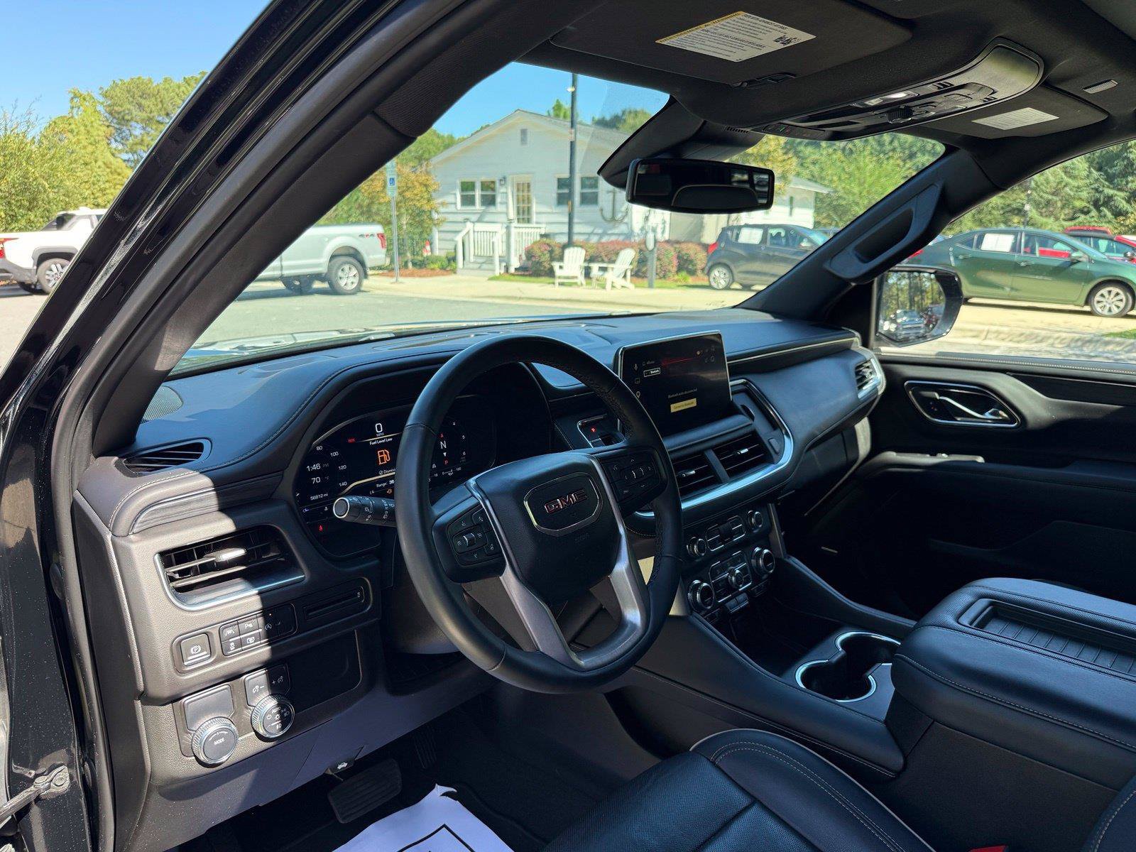 Used 2023 GMC Yukon SLT w/ SLT Premium Package RWD image 22