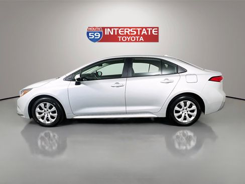 Certified 2025 Toyota Corolla LE FWD image 4