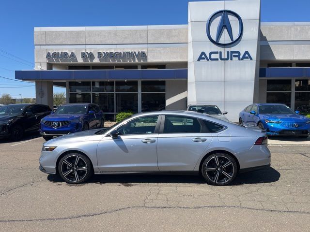 Used 2025 Honda Accord Sport image 2