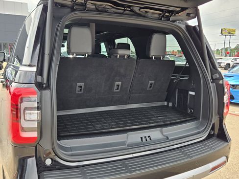 Used 2024 Ford Expedition Platinum RWD image 19