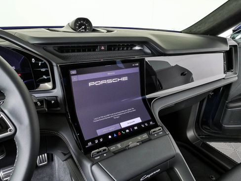 New 2026 Porsche Cayenne Turbo AWD/4WD image 13